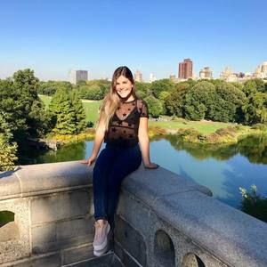 Meet your Posher, Daniela